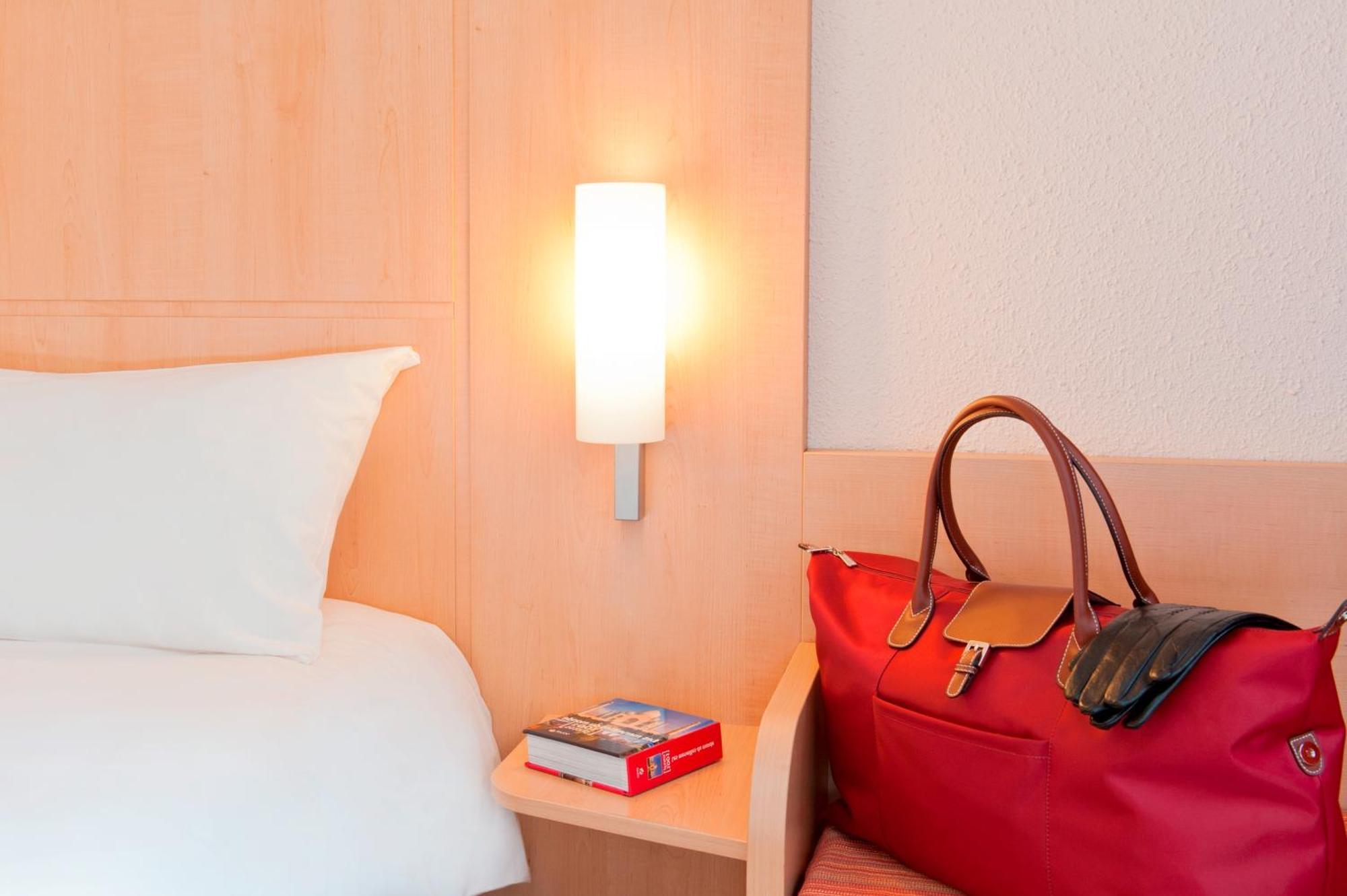 Ibis Lille Centre Gares Hotel Стая снимка