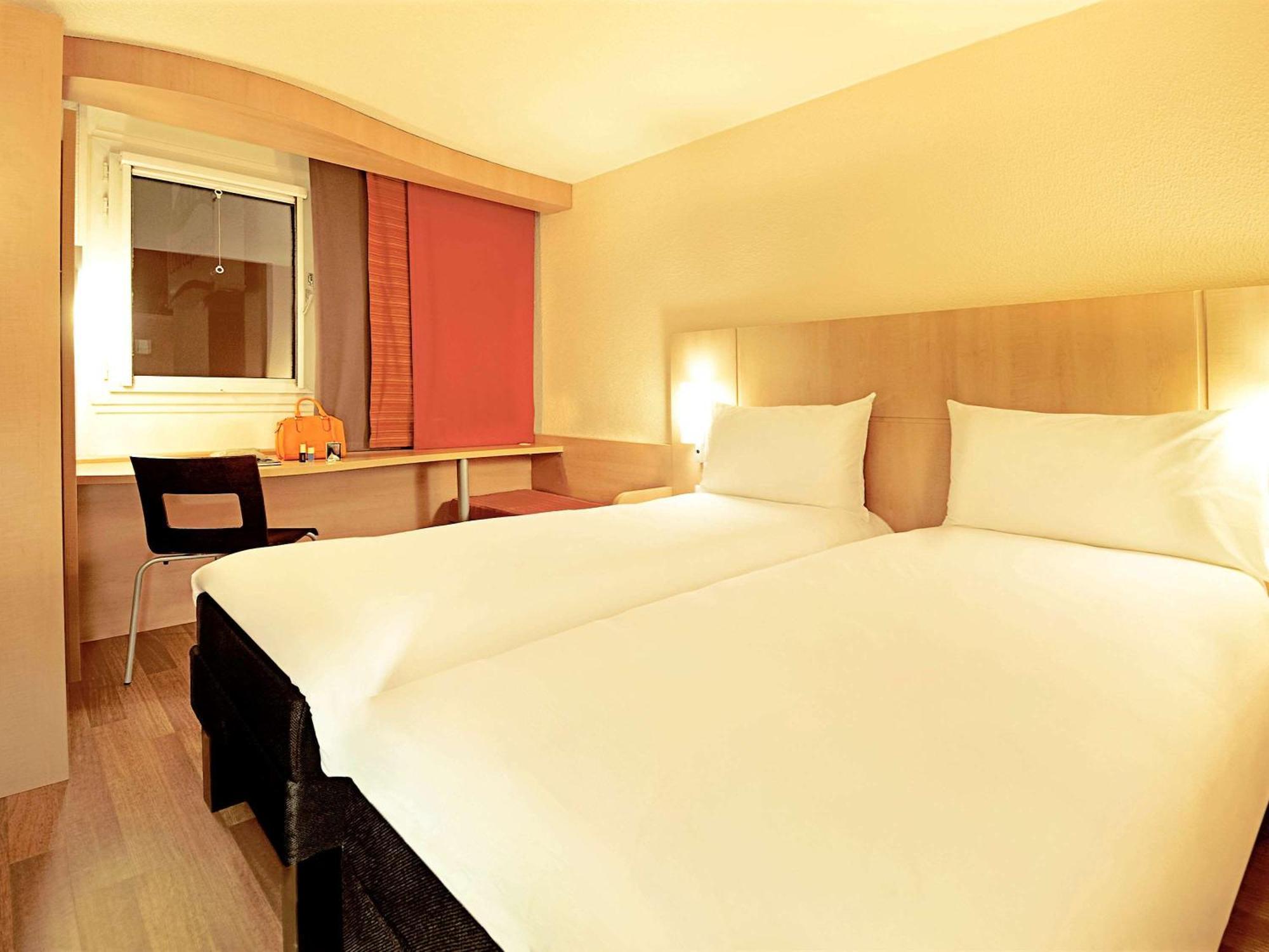 Ibis Lille Centre Gares Hotel Екстериор снимка