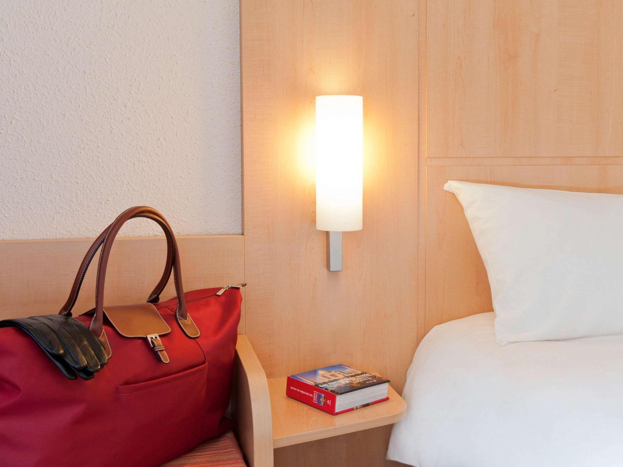 Ibis Lille Centre Gares Hotel Екстериор снимка