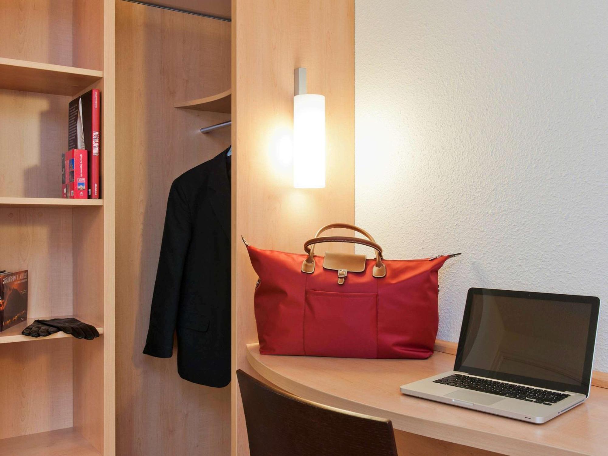 Ibis Lille Centre Gares Hotel Екстериор снимка