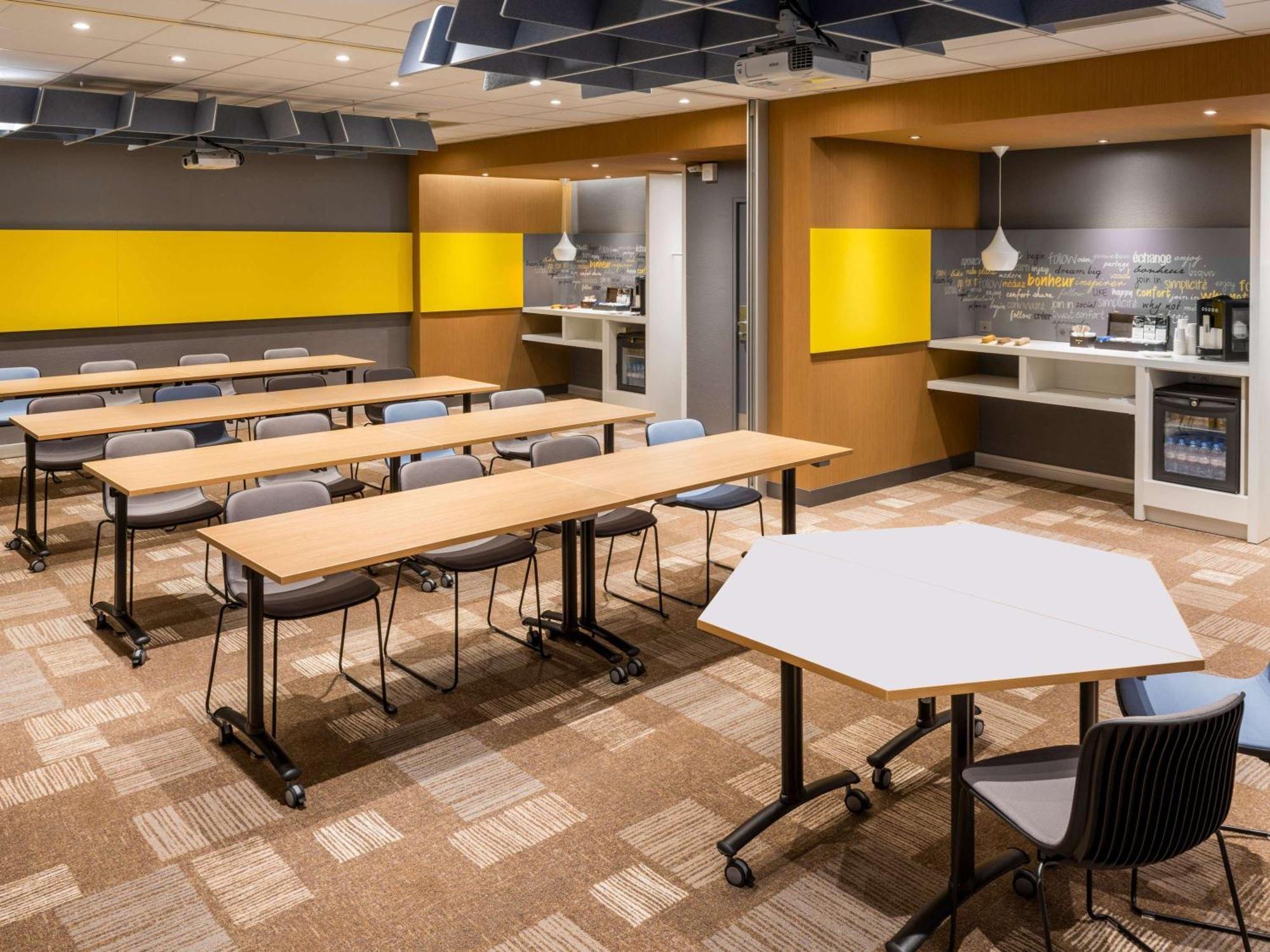 Ibis Lille Centre Gares Hotel Екстериор снимка