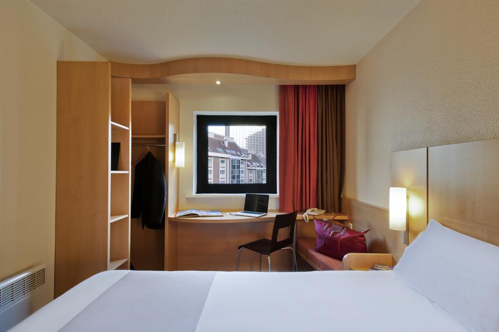 Ibis Lille Centre Gares Hotel Екстериор снимка